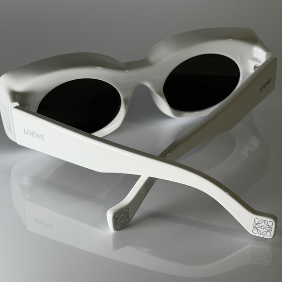 LOEWE Acetate Cat Eye Sunglasses LW40033I Silver White